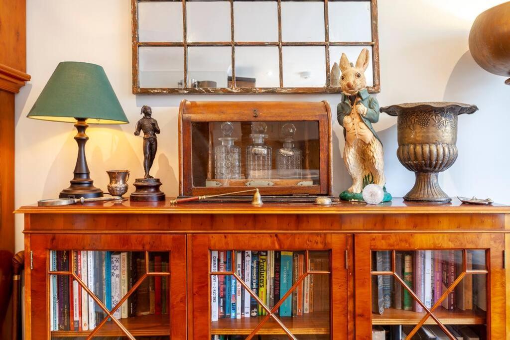 Outstanding Antique 1Br Flat In Soho Lägenhet London Exteriör bild