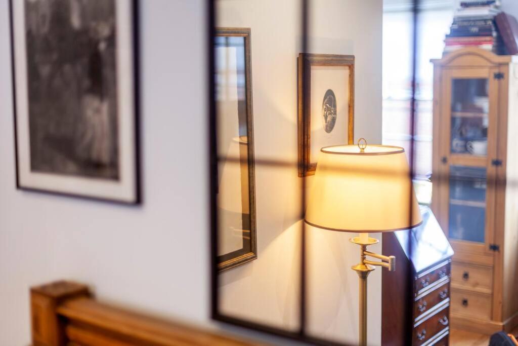 Outstanding Antique 1Br Flat In Soho Lägenhet London Exteriör bild