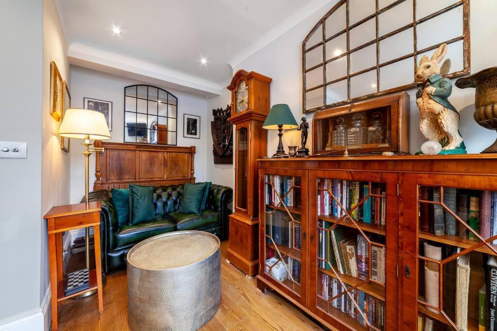 Outstanding Antique 1Br Flat In Soho Lägenhet London Exteriör bild